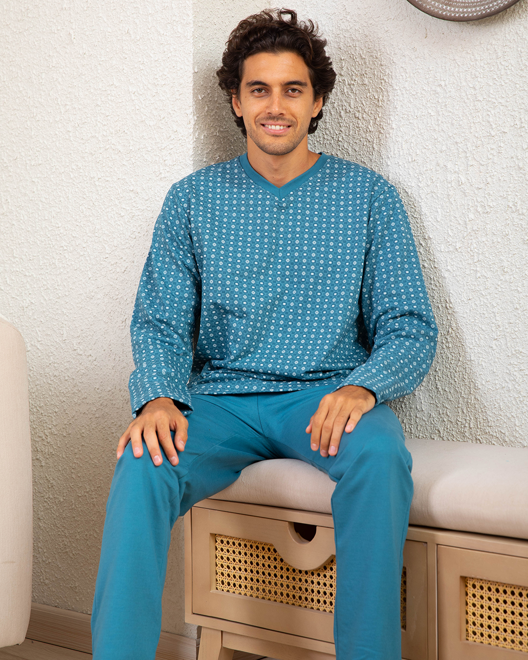 Rotary plain pants shapes V pajamas for men