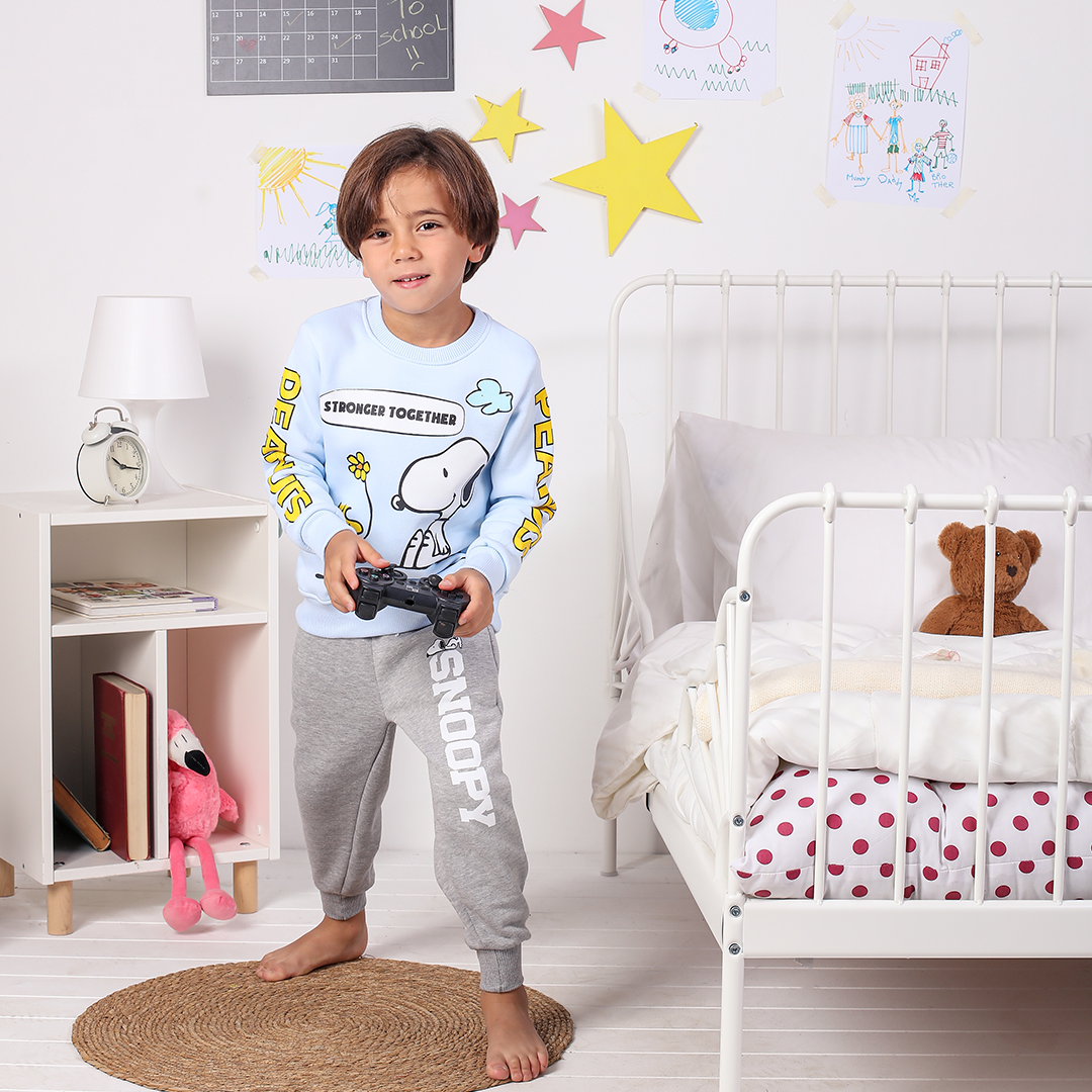 stronger together بيجاما اولادي