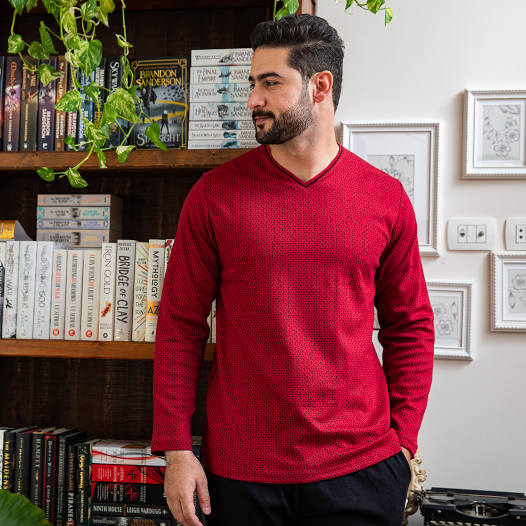 Men's pajamas printed with burgundy music