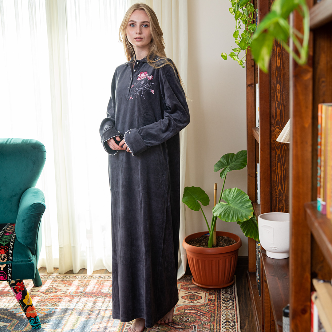 قميص كاشمير حريمي بزراير علي الصدر