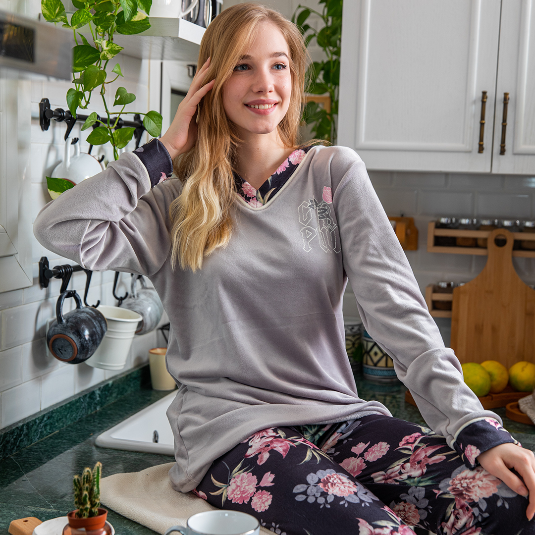 CRL PWR بيجاما حريمي الورده