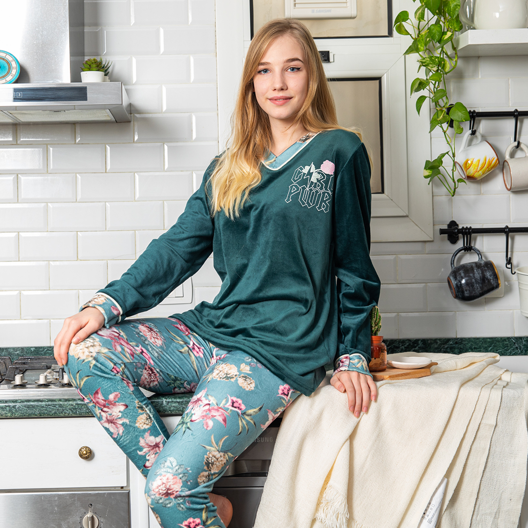 CRL PWR بيجاما حريمي الورده