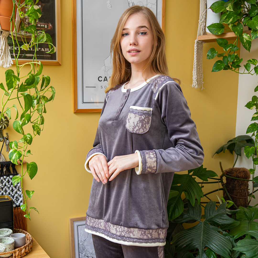 بيجاما حريمي بجيب وكتف دانتيل