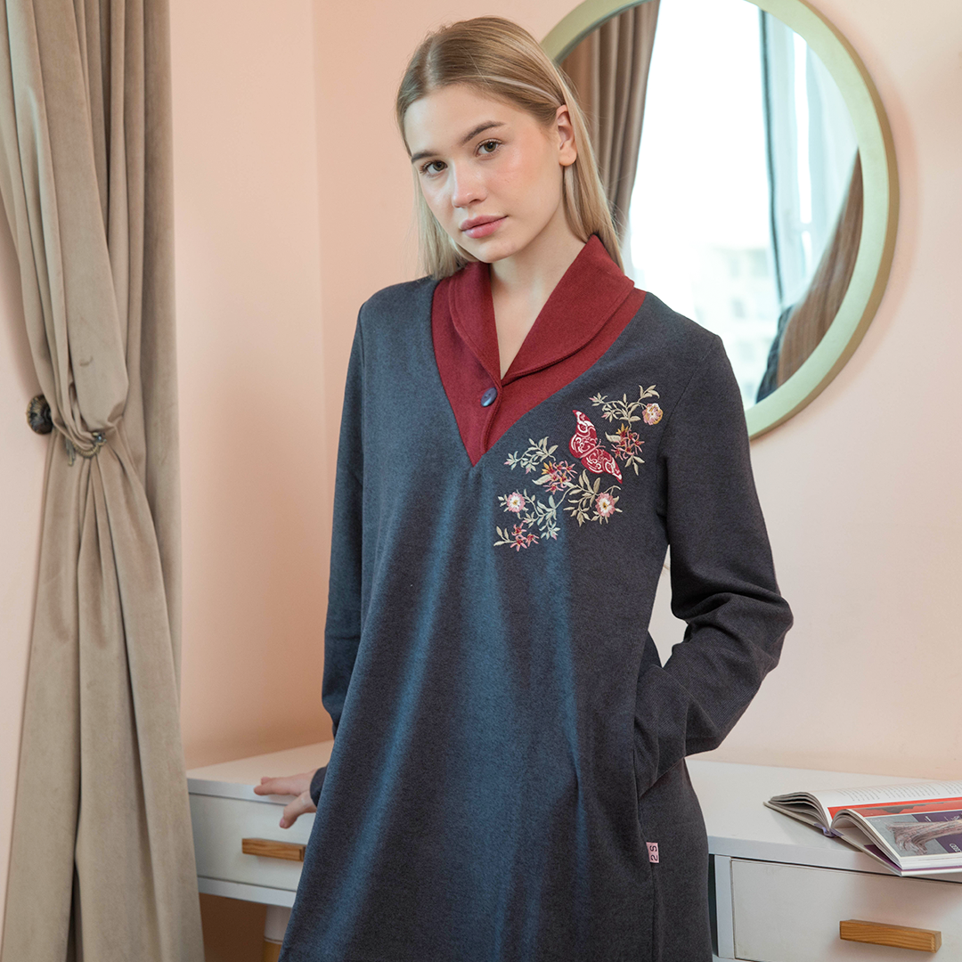 قميص حريمي كول شال مطرز ورد وفراشه