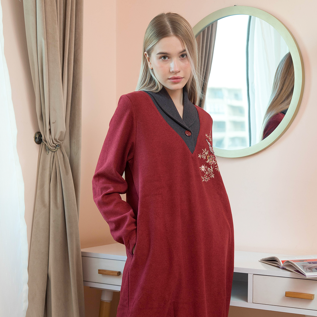 قميص حريمي كول شال مطرز ورد وفراشه