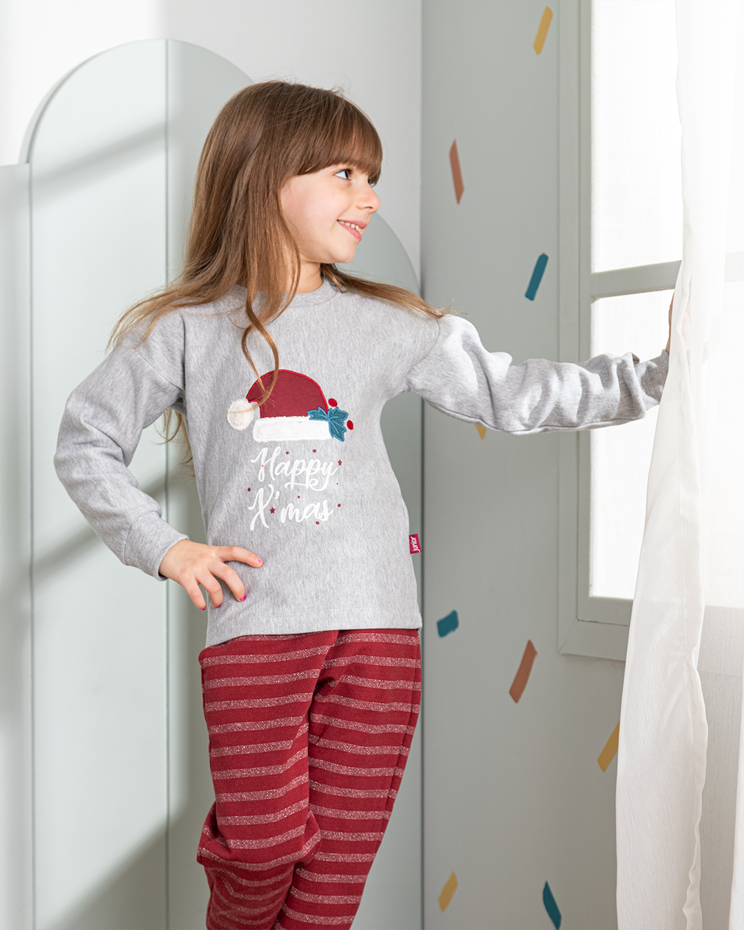 x mas طقم بناتي مطرز