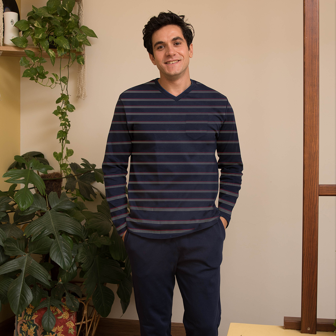 Milton striped V chest pocket in men's pajamas