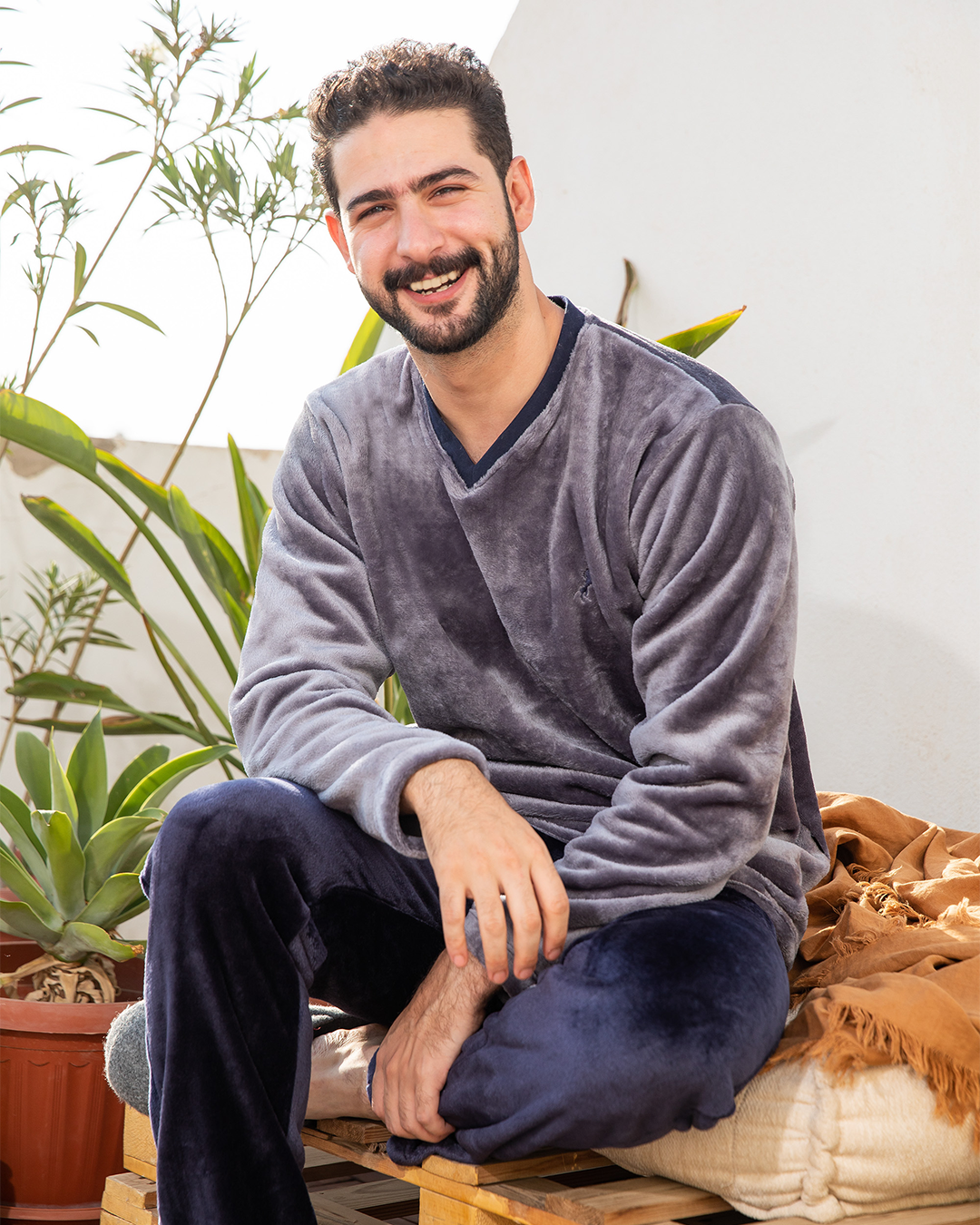 بولار مطرز حصان V بيجامه رجالي