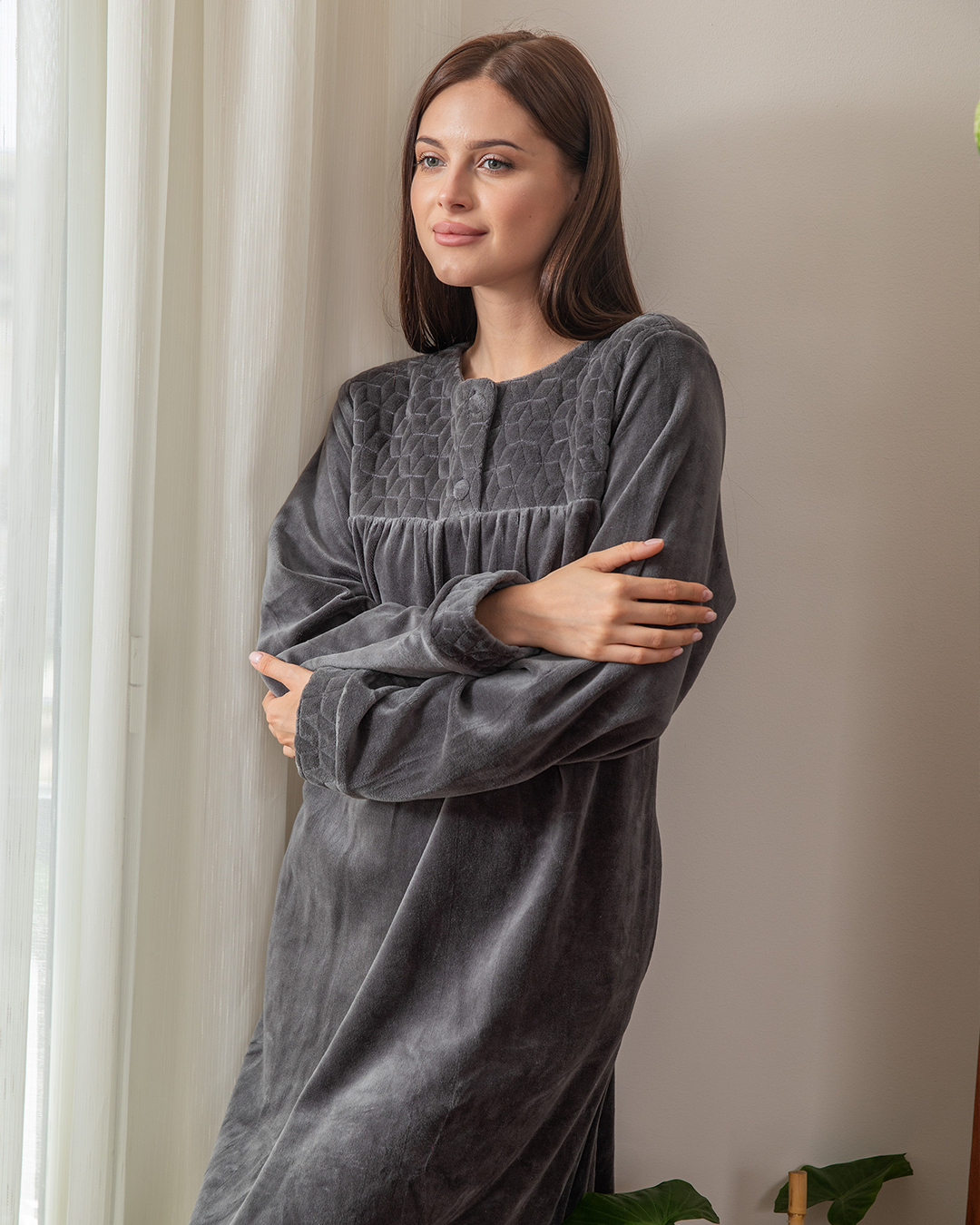 قميص نوم حريمي قطيفه كابوتنيه كشكه