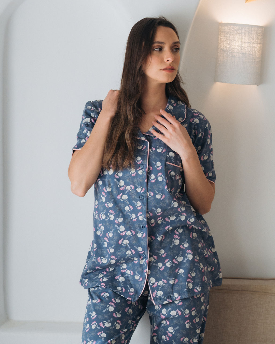 Women's pajamas, half sleeves, classic trousers