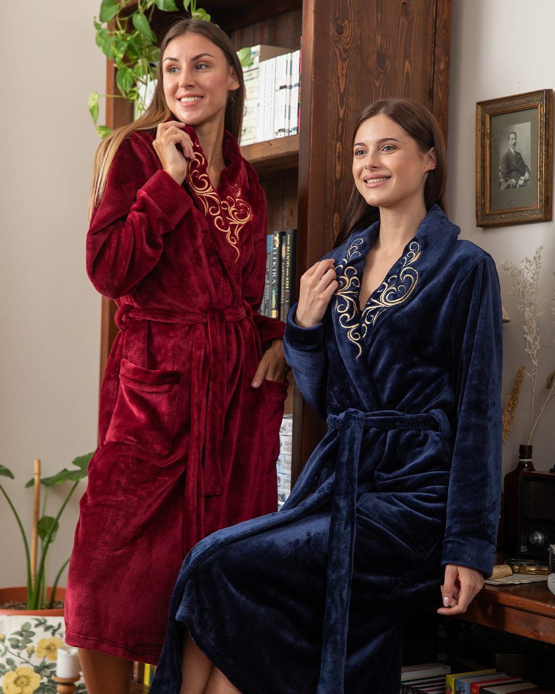 روب حريمي كول شال قصير مطرز ورده