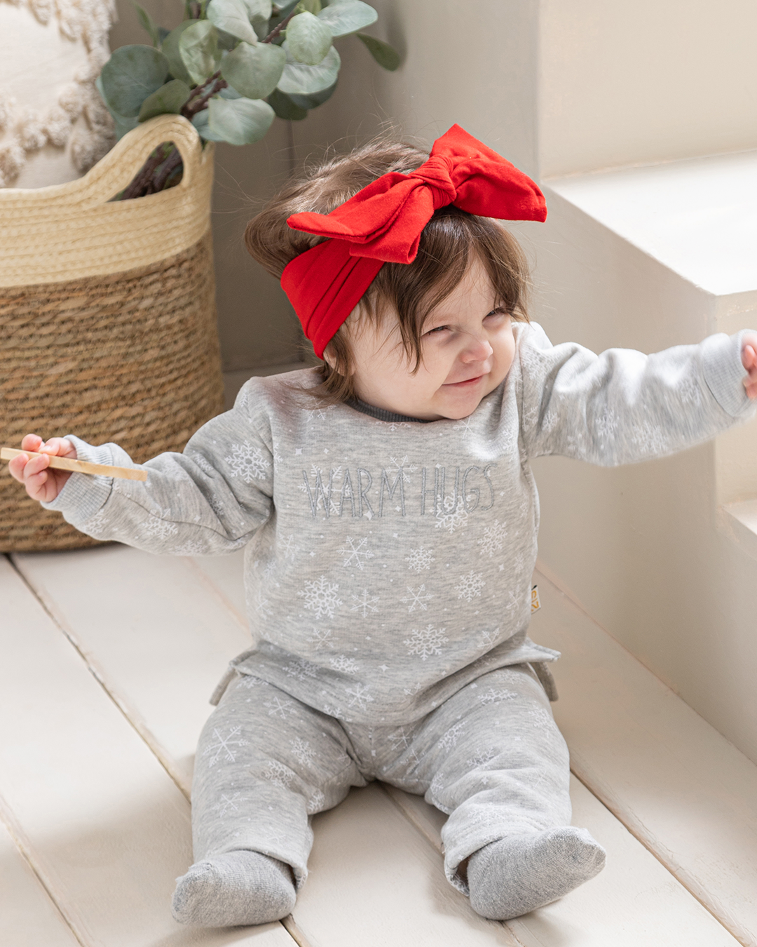 Warm hugs بيجامة بناتي