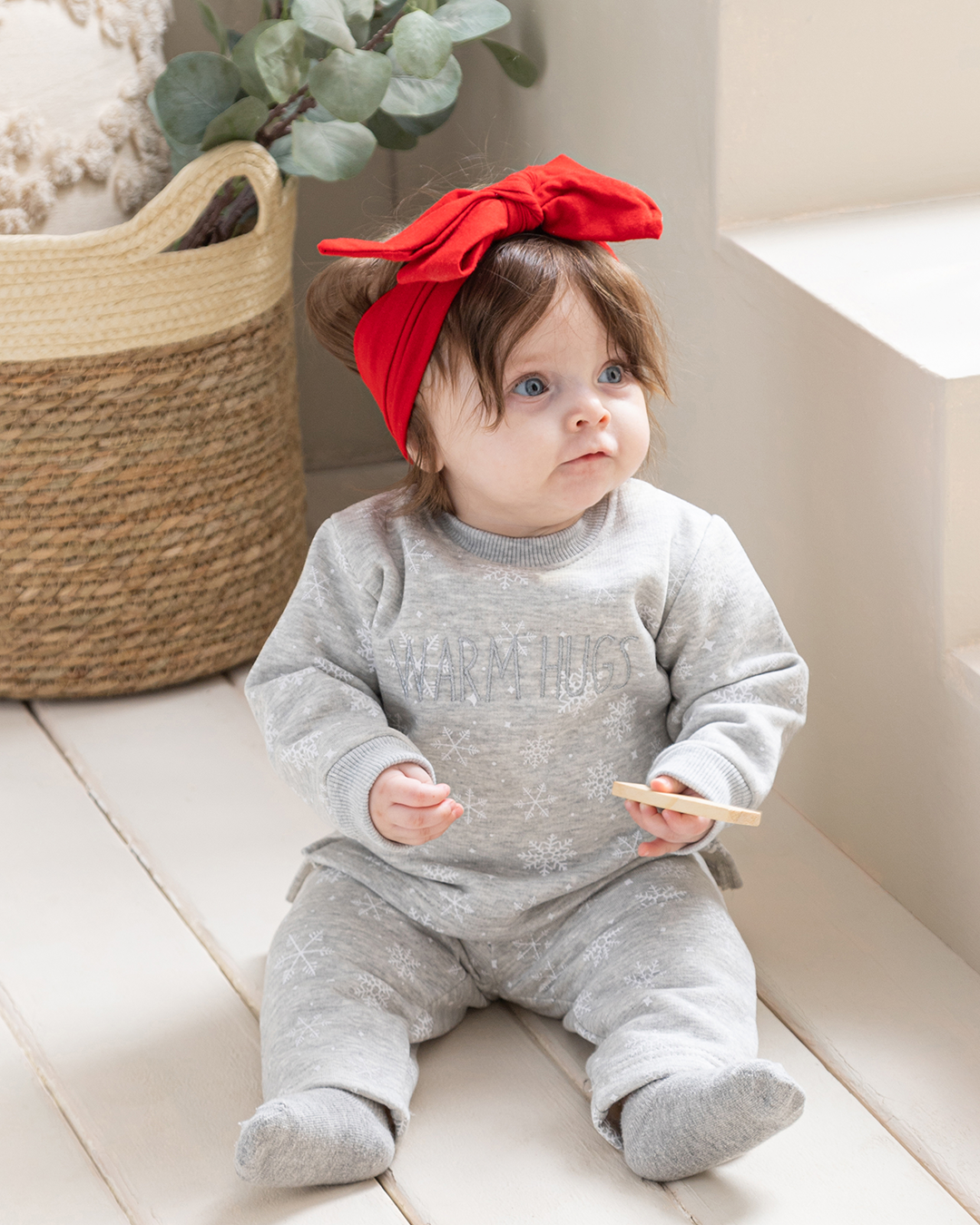 Warm hugs بيجامة بناتي