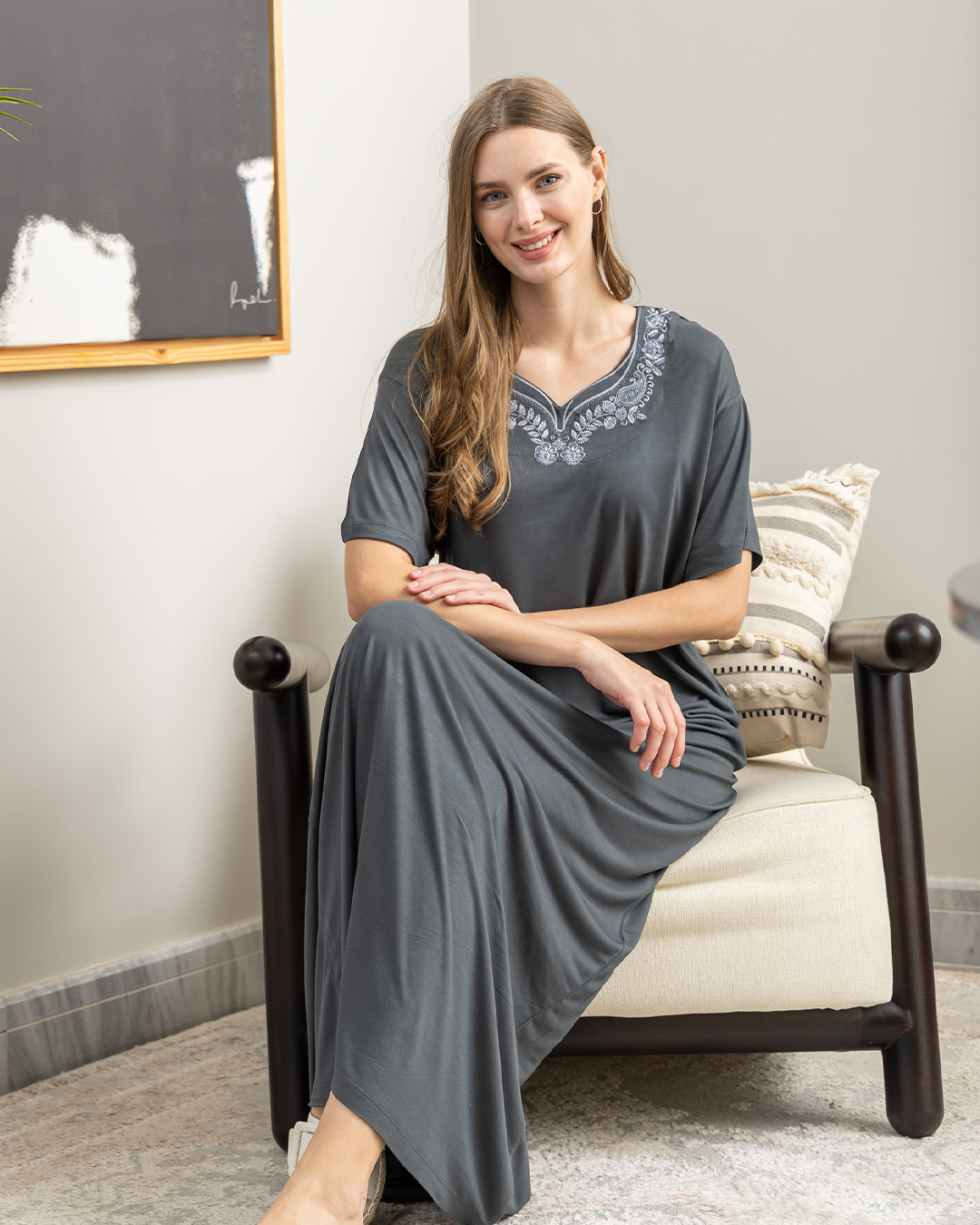 قميص حريمي نص كم تطرز الورده الطويله