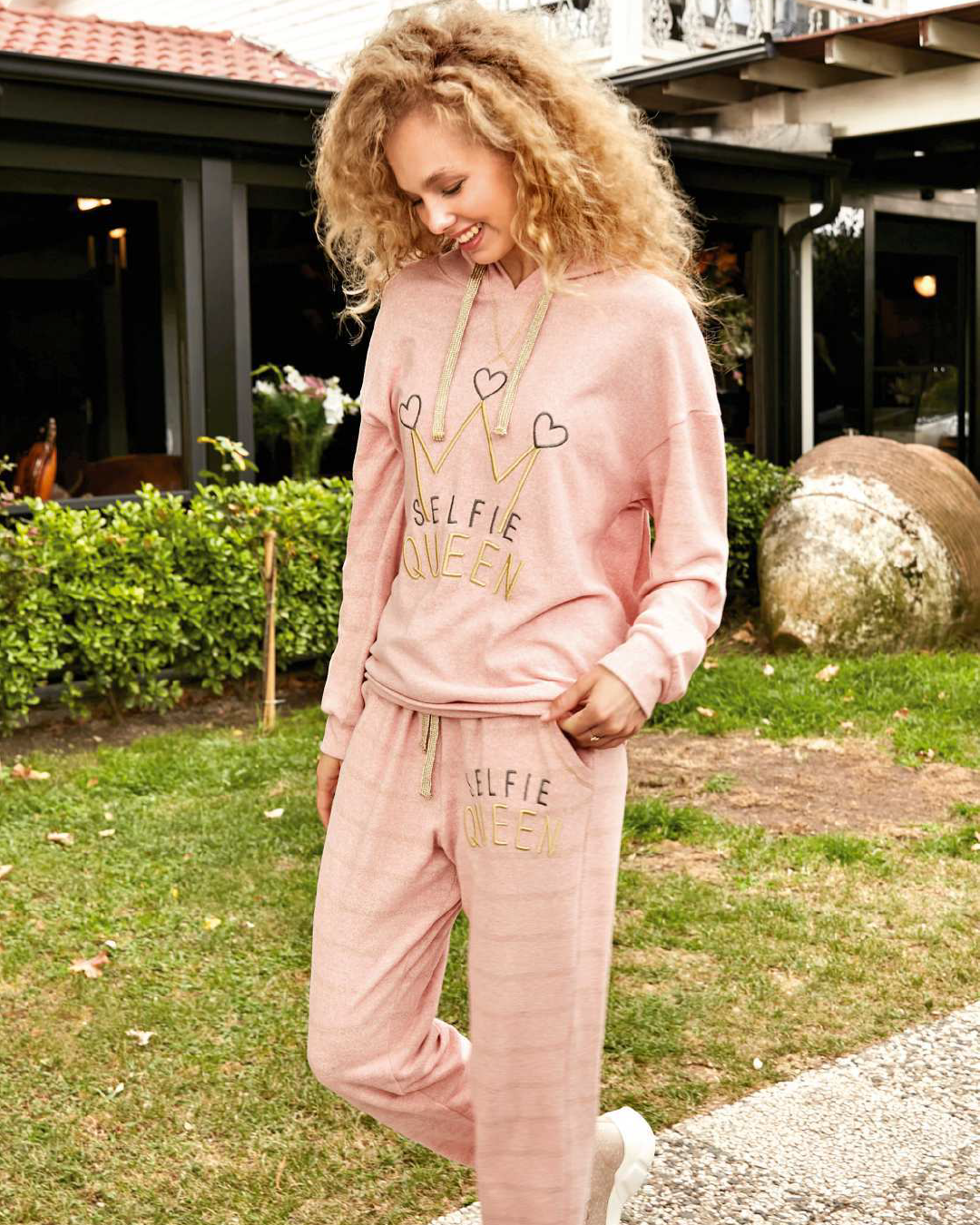 SELFIE QUEEN بيجامه حريمي
