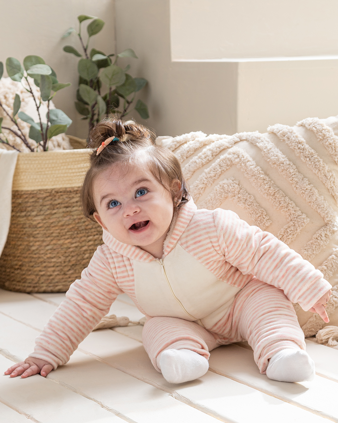 Girls' bodysuit, a plush cat stripe, with a capicho, lined