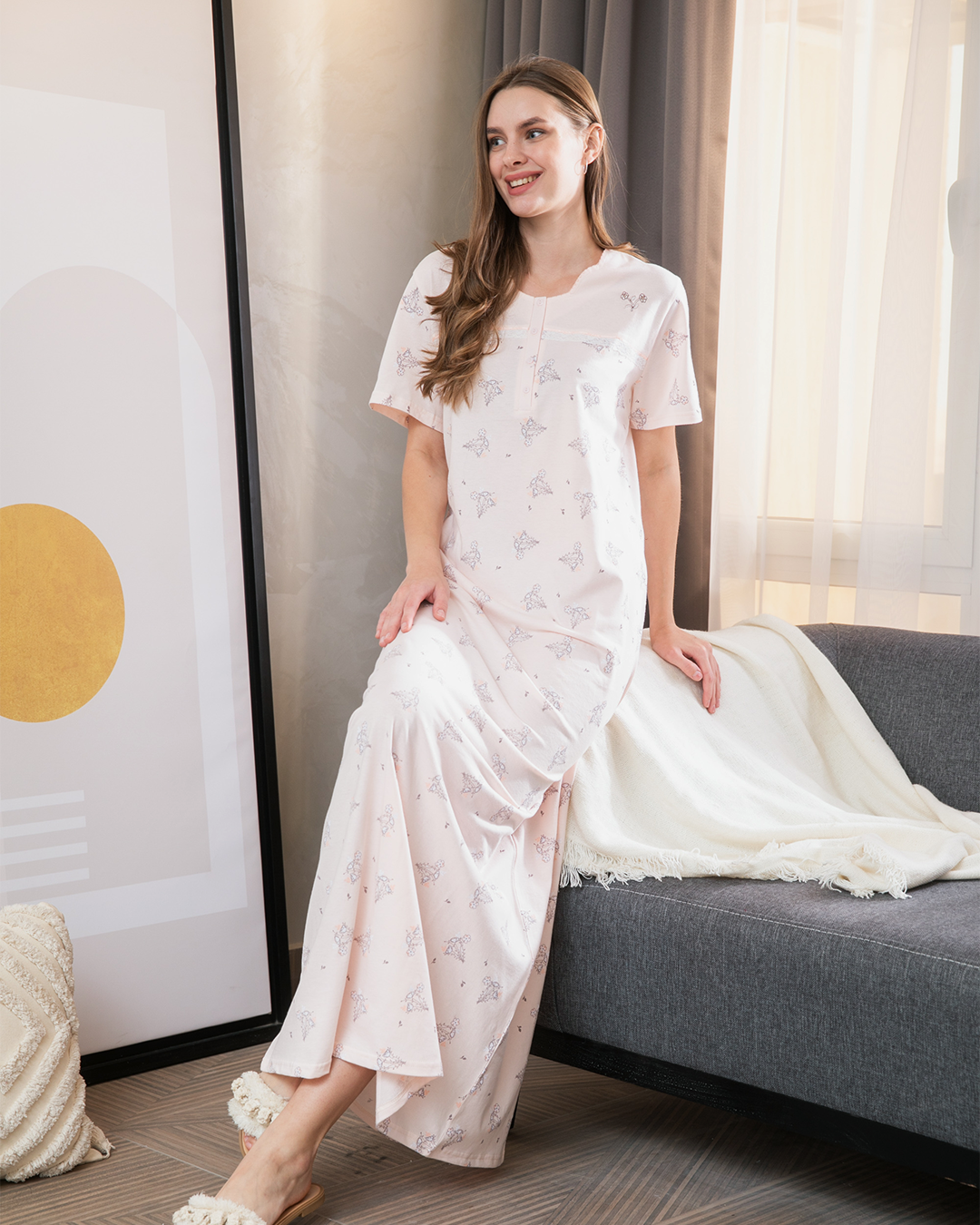 قميص حريمي نص كم مطبوع ورد