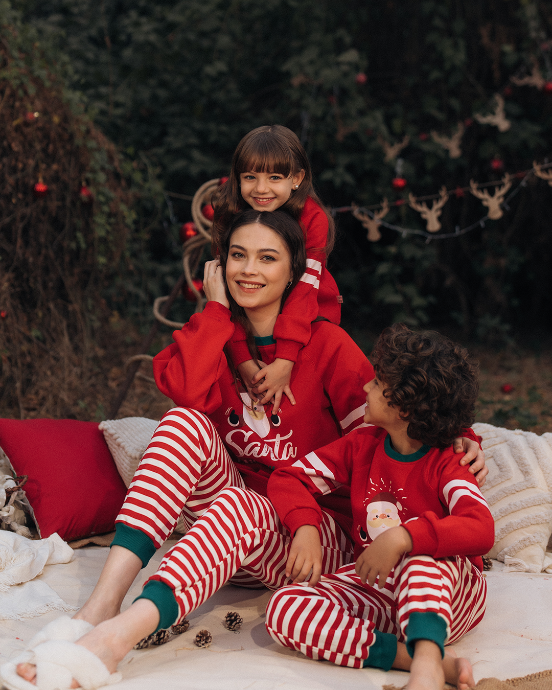 Santa is my holiday alarm بيجامة أطفالي كريسماس