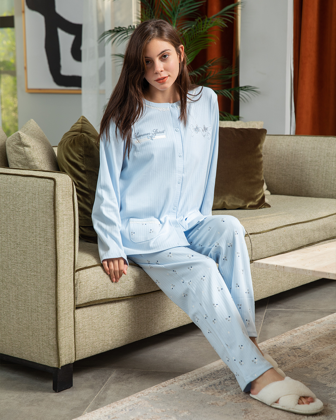 Women's pajamas, buttons