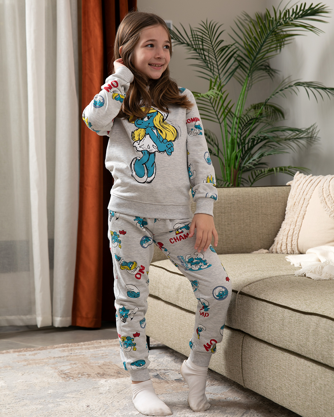  girls' pajamas, Smurfs, two men