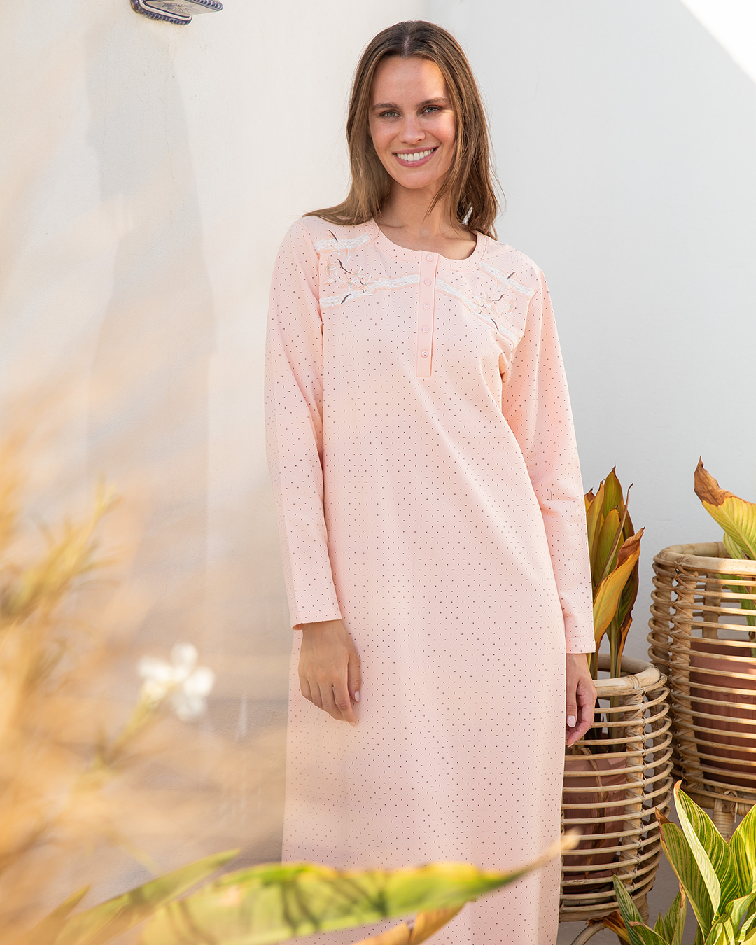 word قميص حريمي كم مطرز