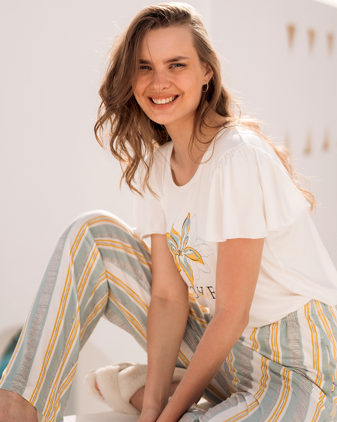 Love women's pajamas with printed viscose pants