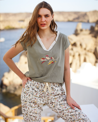 Women's pajamas with printed brasula pants