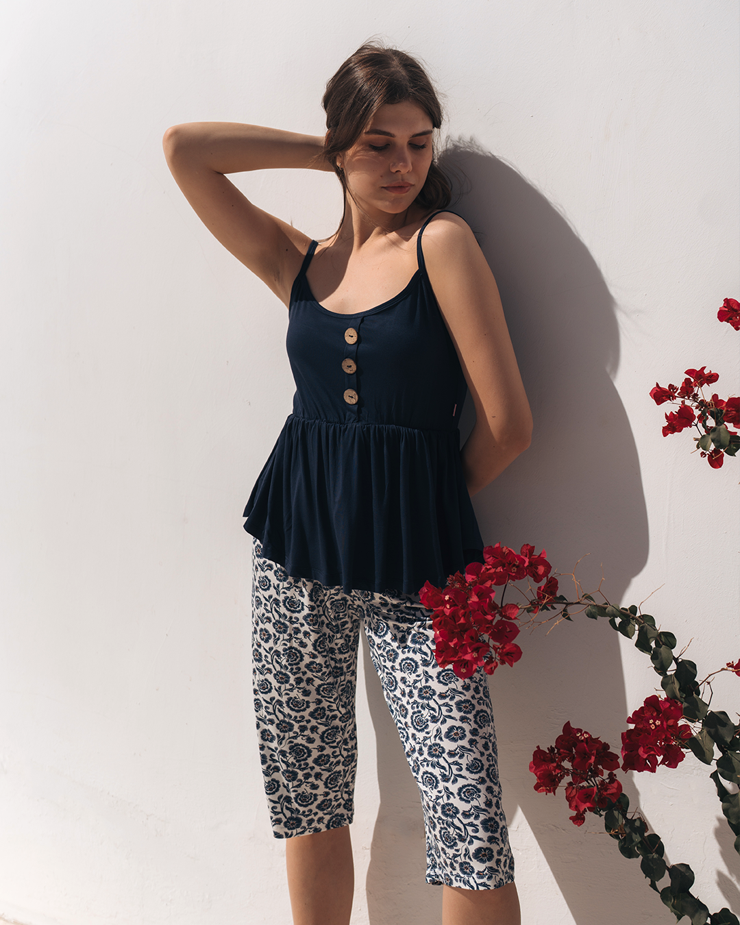 Women's pajamas with printed pentacore buttons