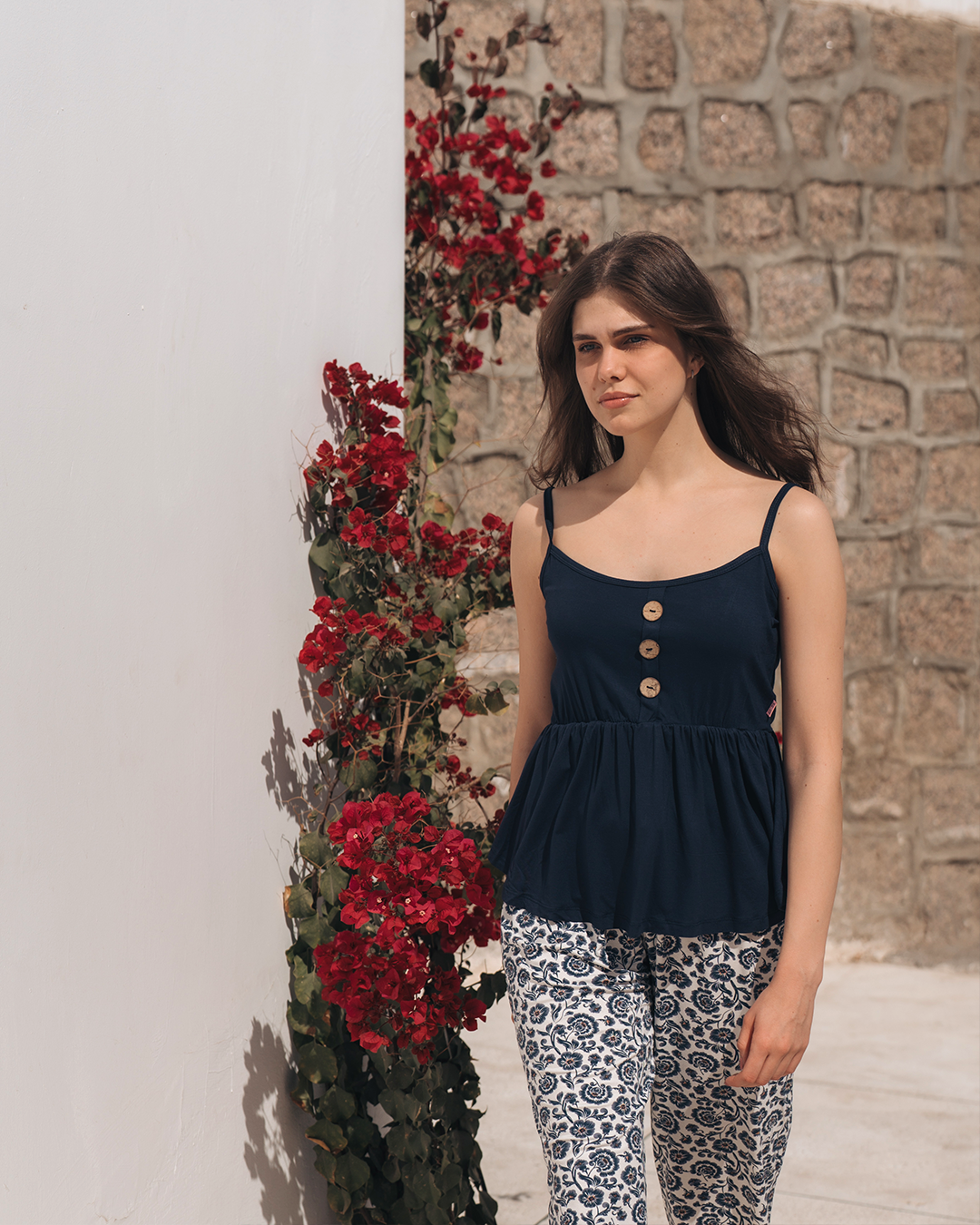 Women's pajamas with printed pentacore buttons