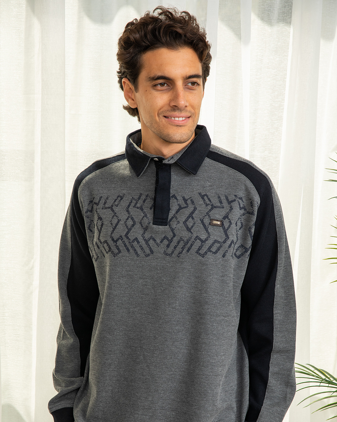 Men's pajamas, button-down collar, print on the chest