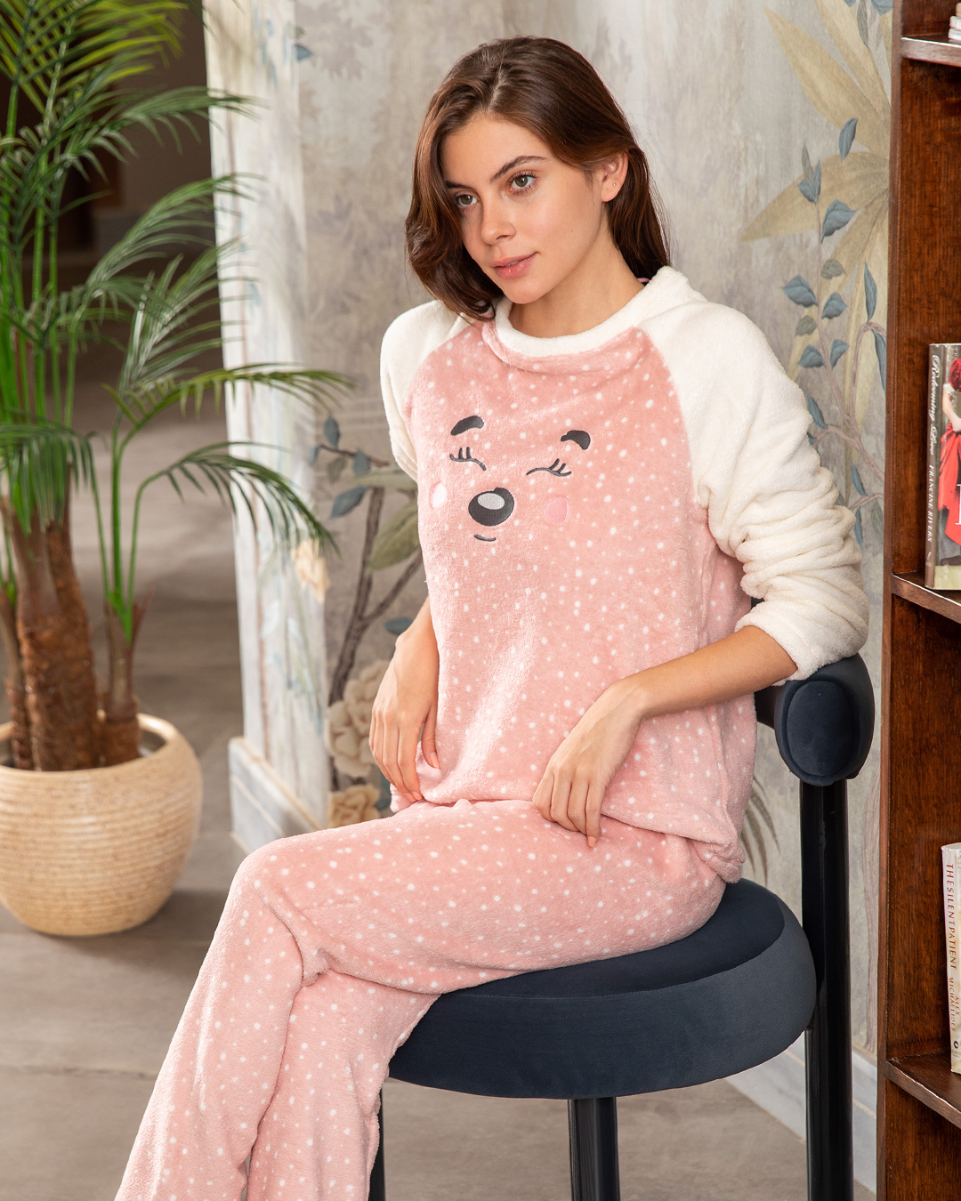 Women's pajama with embroidery