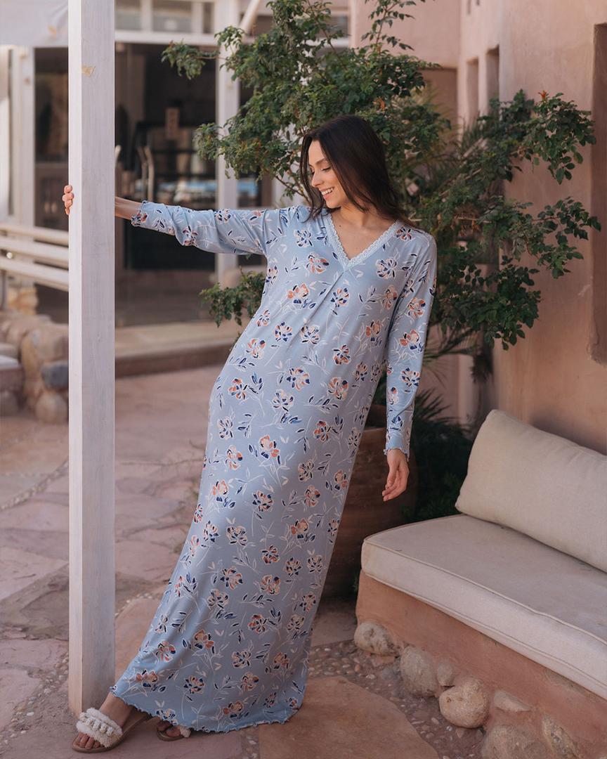 Long sleeve floral V shirt for women