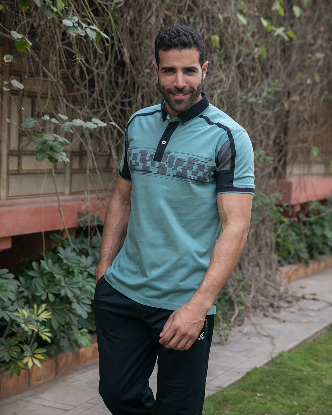 بيجامه رجالي ياقه زراير طباعه ع الصدر