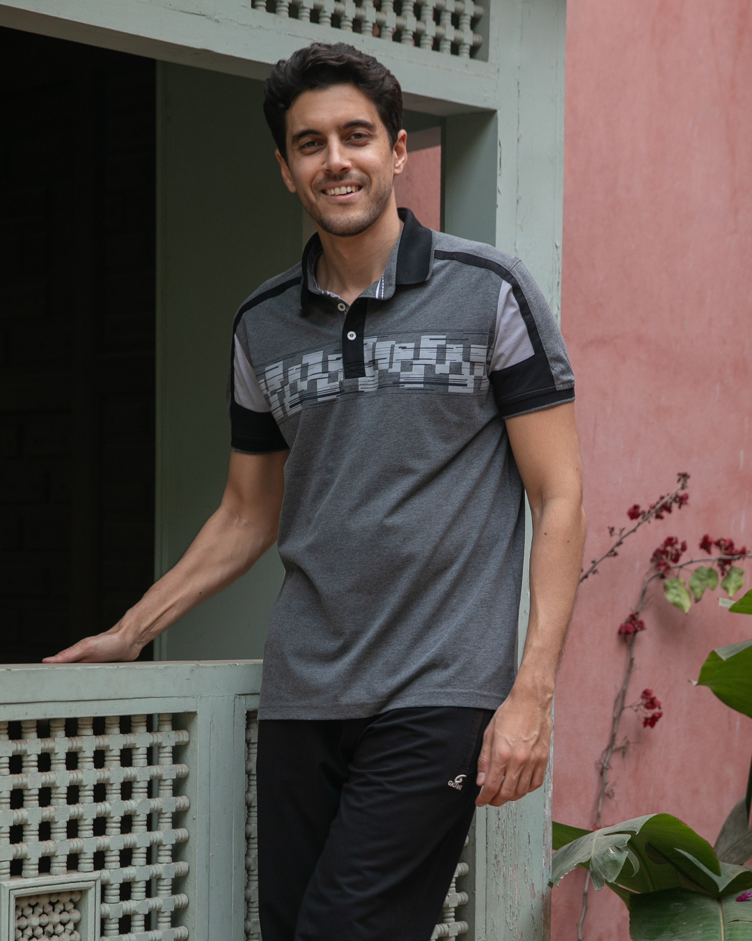 بيجامه رجالي ياقه زراير طباعه ع الصدر