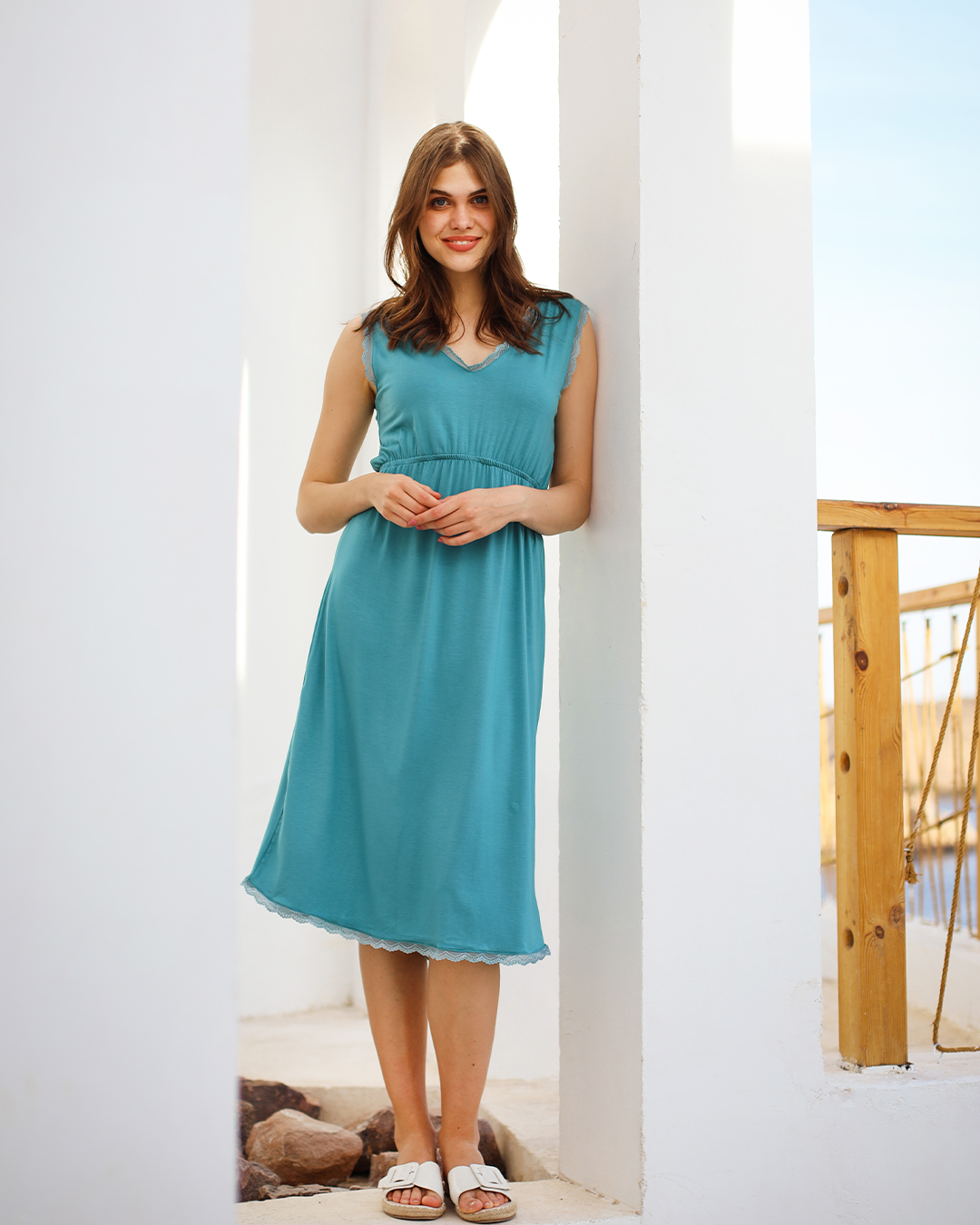 نايت شيرت حريمي بدانتيل مودال ليكرا