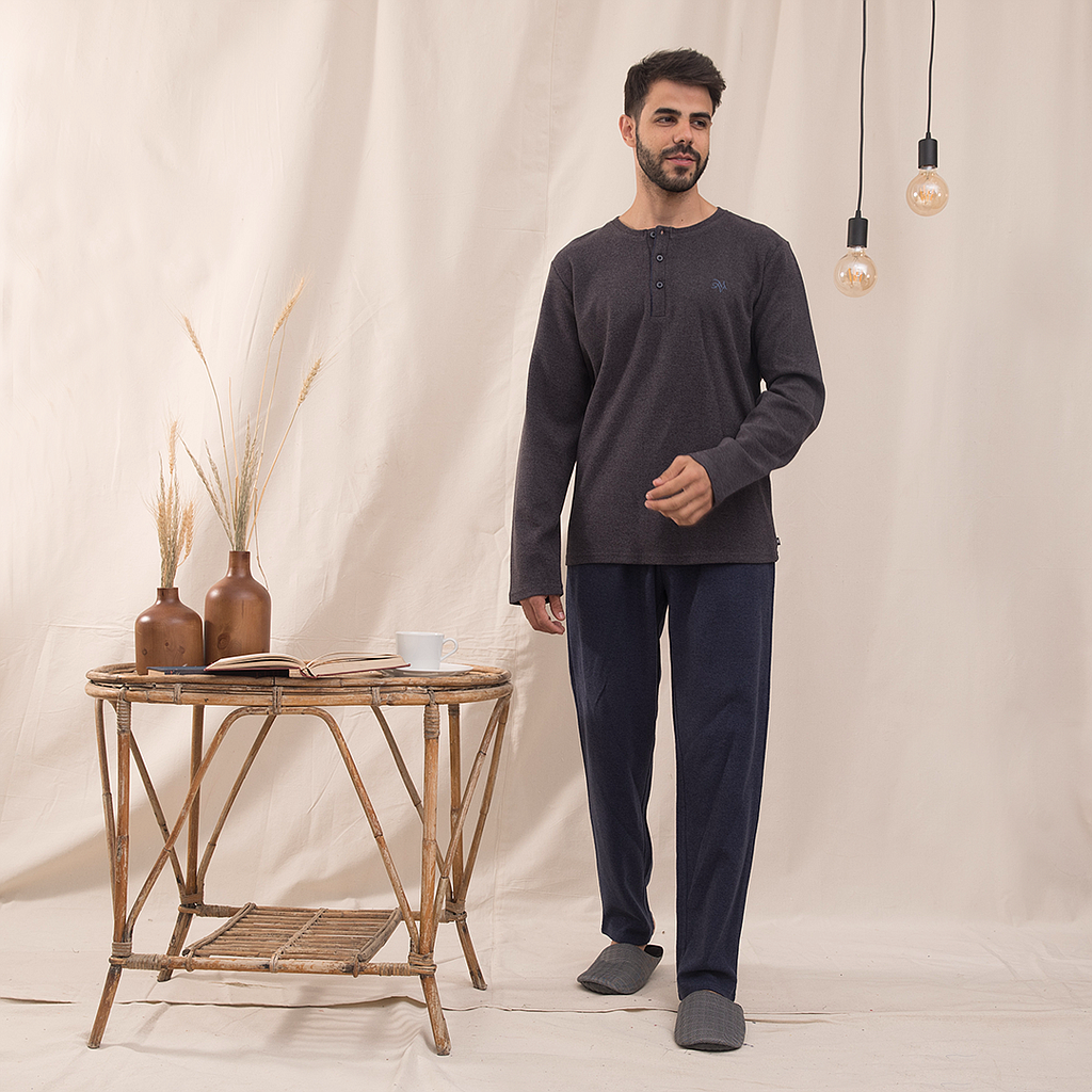 Men's cashmere pajamas with buttons on the chest
