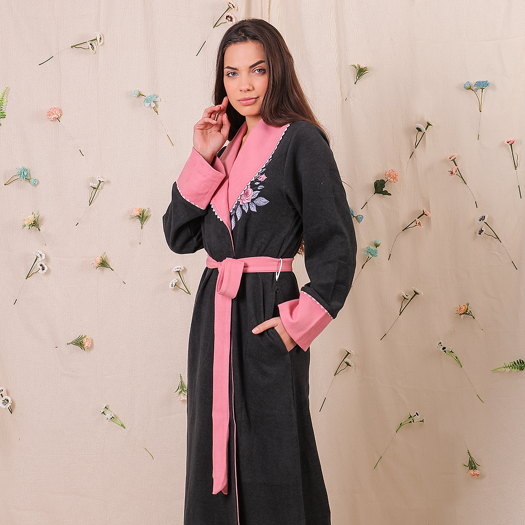 Embroidered cashmere robe