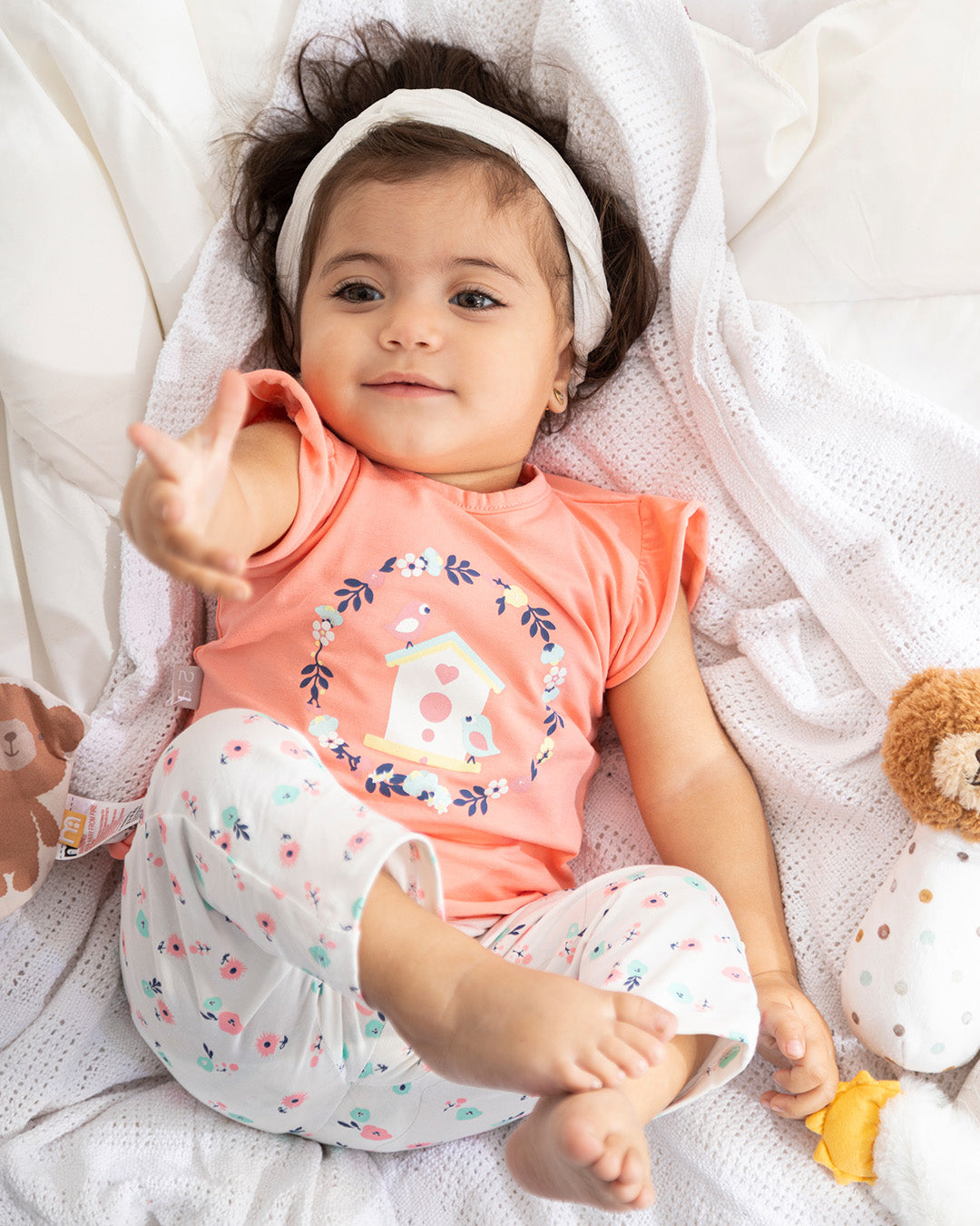 طقم بناتي كوخ وعصفورين ورد