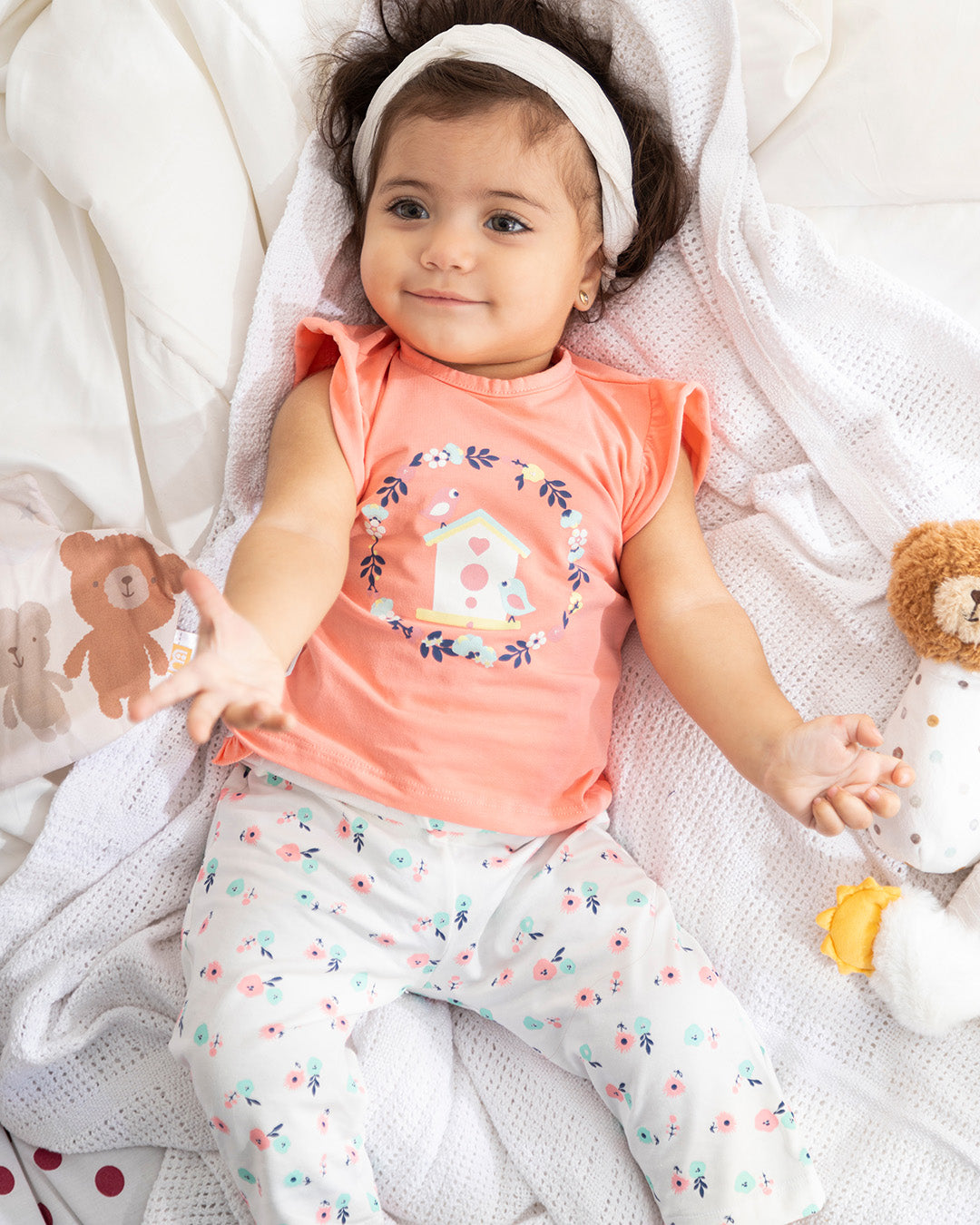 طقم بناتي كوخ وعصفورين ورد