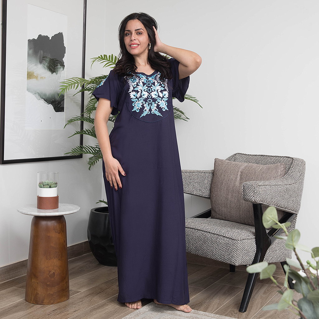 Viscose shirt, 4 half sleeves, plain embroidered with roses