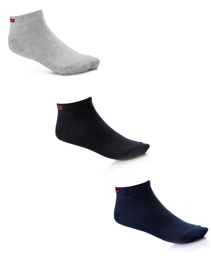 Pack of 3 Tommy sockets, half a towel
