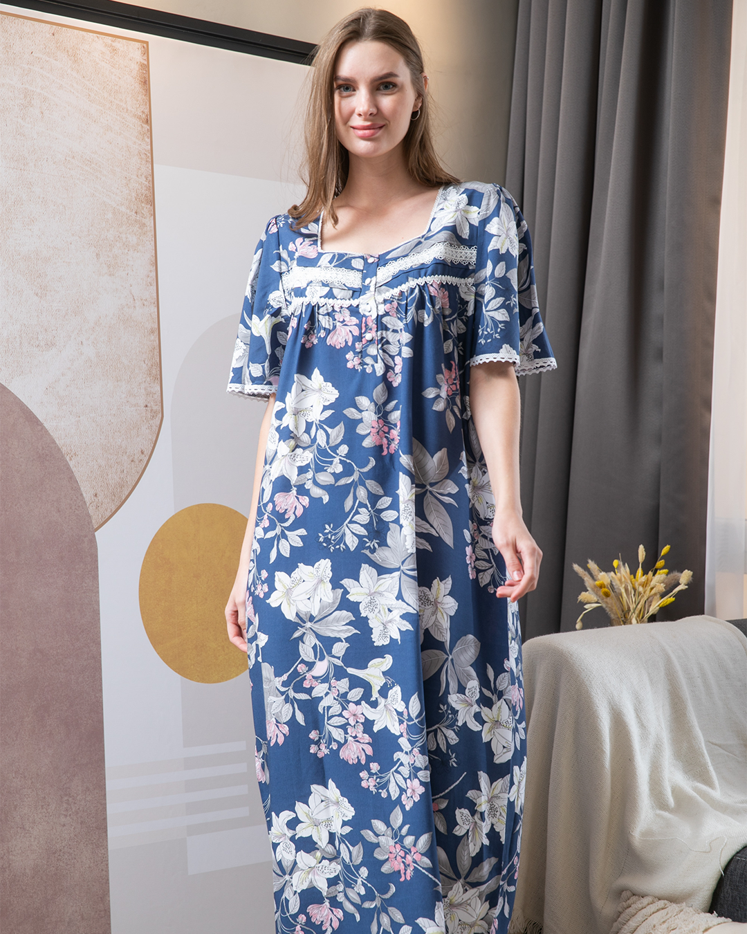 Women's half-sleeved viscose shirt with a travel print