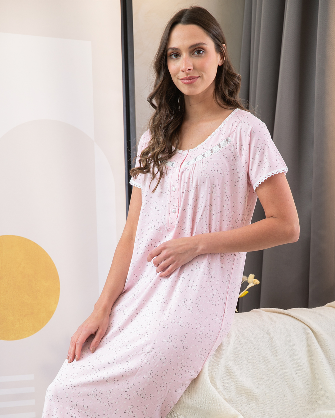 قميص حريمي ليكرا نص كم رقبه مدوره