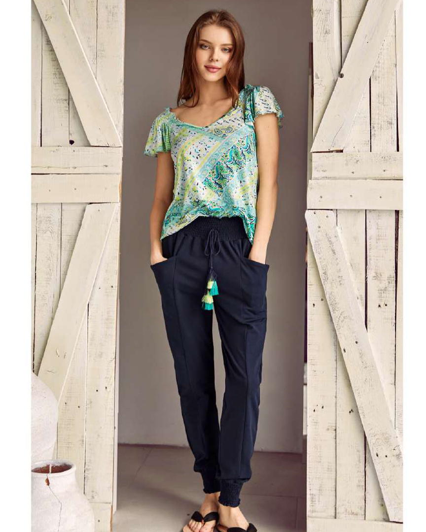 نص كم قصه كشكشه بنطلون V بيجامه حريمي