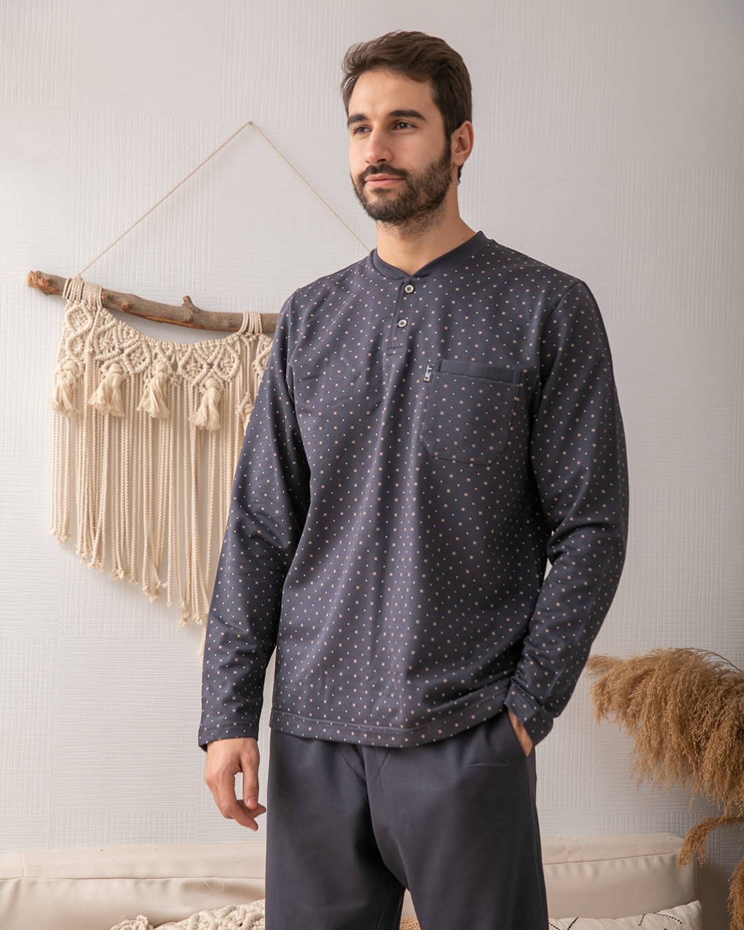 بيجامه رجالي مطبوع مربعات زارير علي الصدر