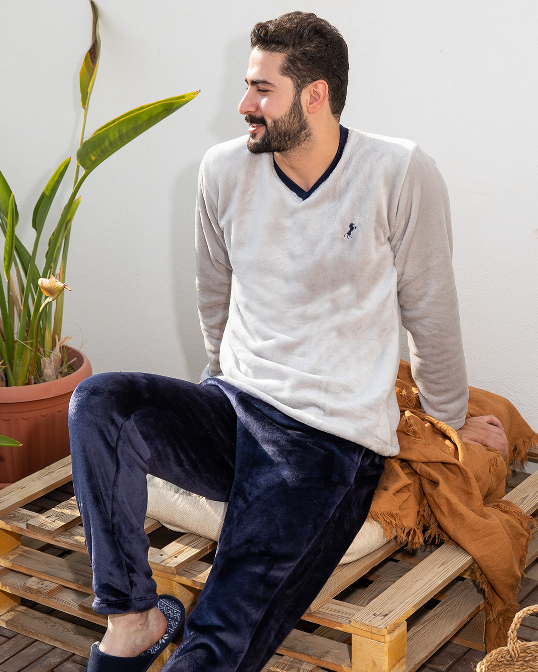 بولار مطرز حصان V بيجامه رجالي