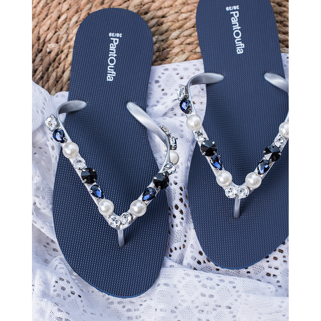 Women's slippers embroidered as a fancy accessory