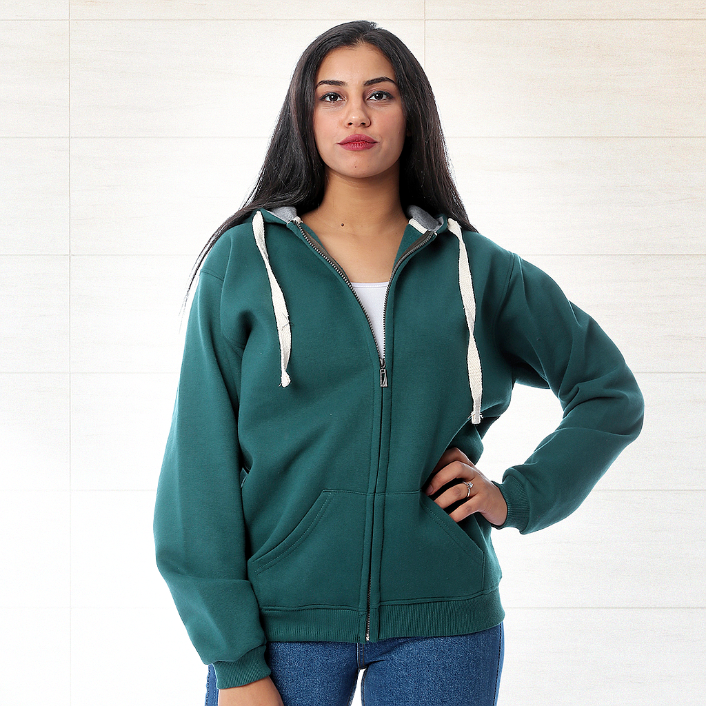 Plain sweatshirt with a cabochon