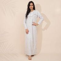 Shirt with sleeves and buttons on the chest