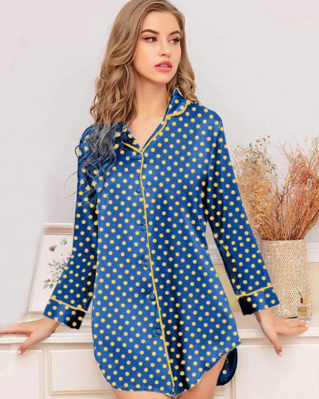 قميص حريمي كلاسيك قصير زراير منقط